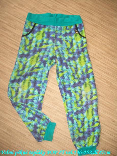 Tepláky pop it zelený lem vel.146-152, 146
