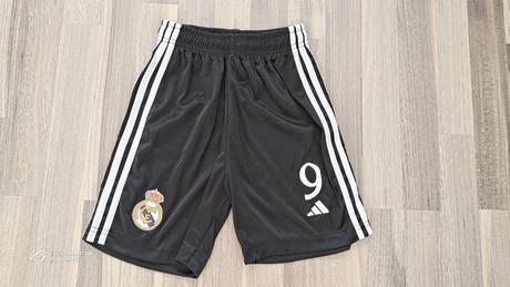 Sportovní kraťasy, 146