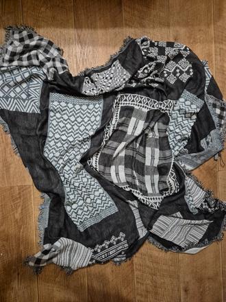 Maxi šátek 140x140 cm, street one