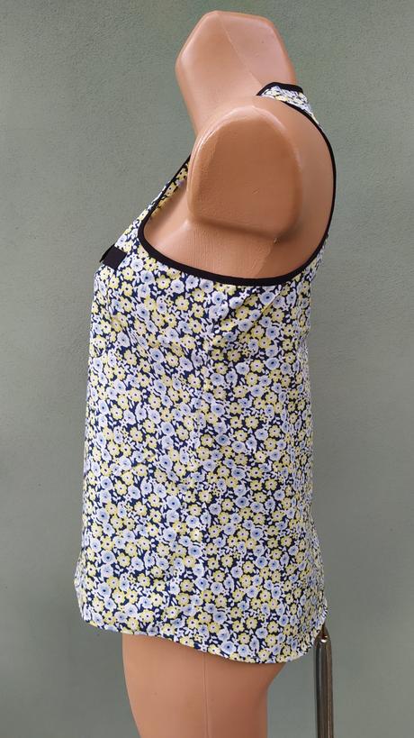 Lehký květovaný top river island - vel.34, river island,34