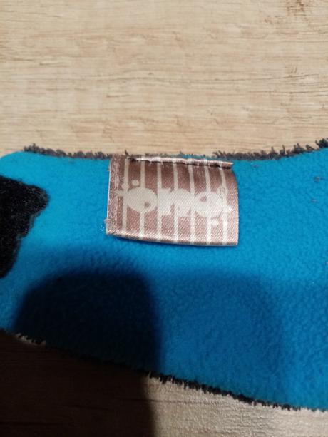 Nákrčník a rukaveice vel. asi 2-4 roky, 92