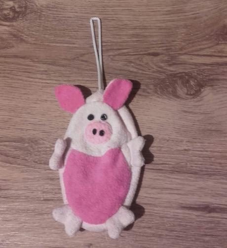 Žiňka prasátko na mytí těla,