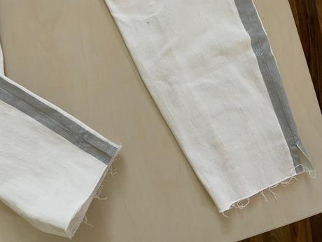 Džíny s lampasem, vel l i myslím m, pro menší nebo, l