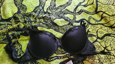 Podprsenky a tanga, 70b