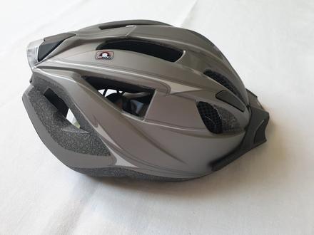 Helma cyklistická, na brusle, koloběžku,skateboard, s