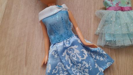 02 - panenka "barbie" + náhradní šaty, 