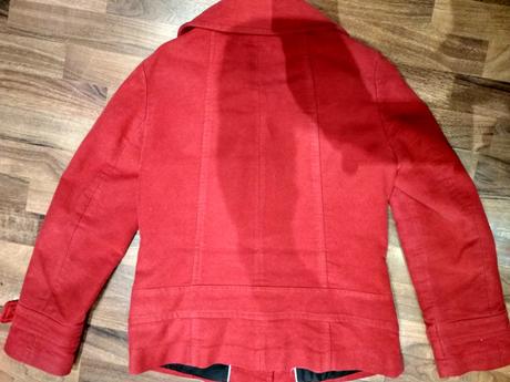 Cerveny kabatek, next,m