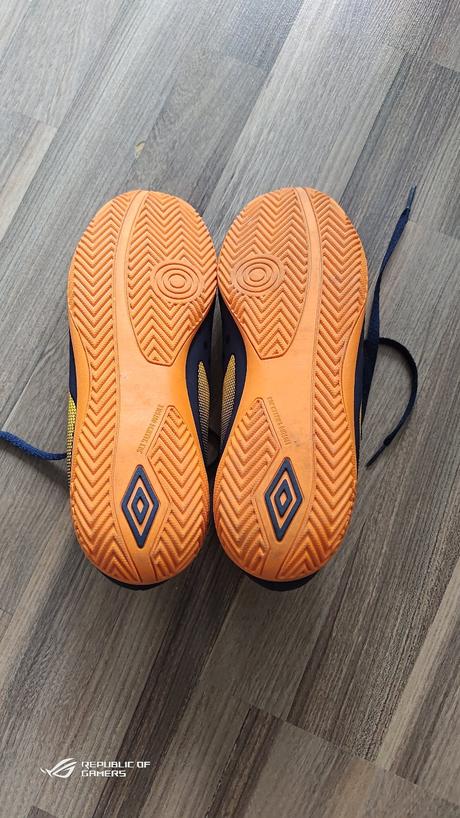Boty, sálovky, umbro,40