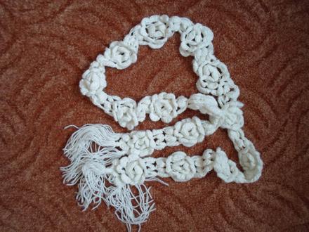 Bílá krajková háčkovaná šála šálek, 128