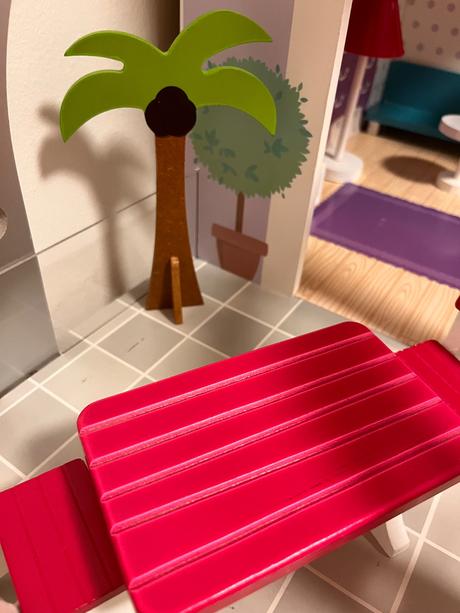 Dřevěný domeček pro panenky, 