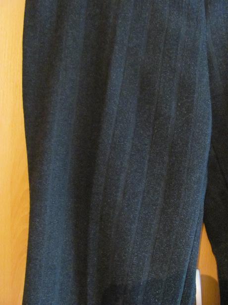 Tmavé zimní společenské kalhoty, 42