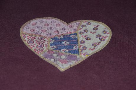 122 128 bavlněné triko se srdíčkem, 122