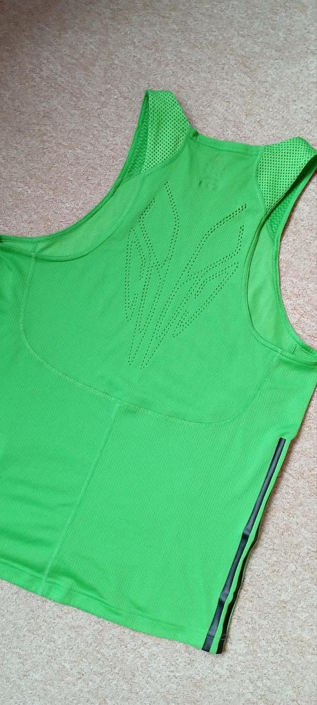 Tílko zn."adidas" vel."m" oblékne i větší vel, adidas,m