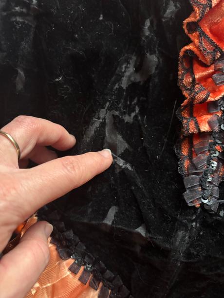 An1/ kostým dámský - v.cca s,