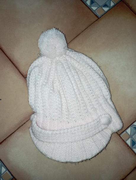 Zimní čepice s kšiltem, 122