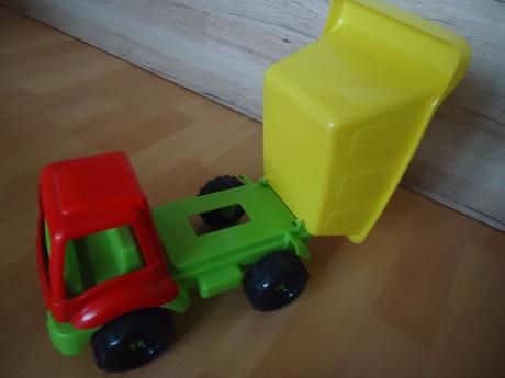 Autíčka na písek,