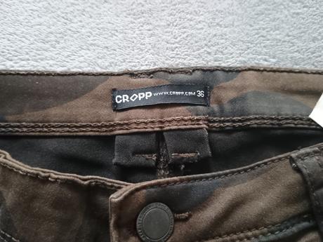 Khaki džíny maskáče cropp, 36