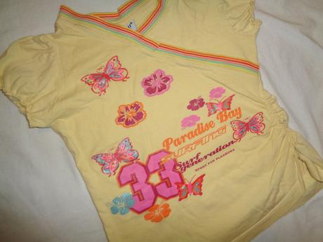 Pěkné žluté tričko s motýlky, 122
