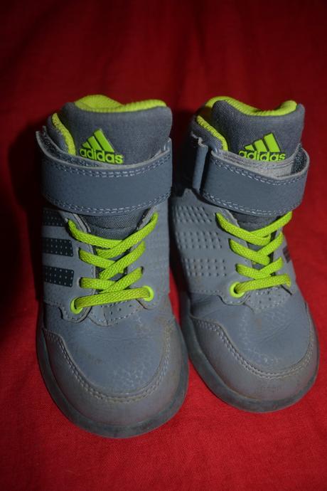 Podzimní boty adidas,v.22,lehoučké, adidas,22