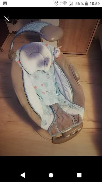 Koupím vibrační lehátko Ingenuity Sumner. Nemáte na prodej?