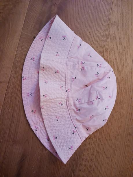 H&m klobouček č.134/140, h&m,134