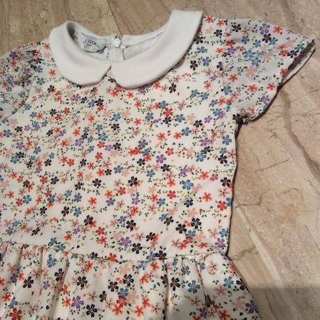 Slavnostní šaty s drobnými kvítky, 110