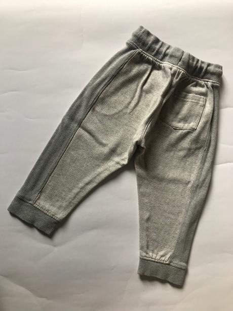 Dvoje tepláčky, next,98