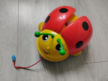 Beruška tahací hračka, 