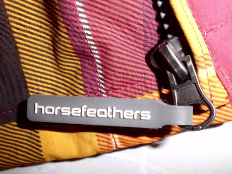 Prechod.bunda m, horsefeathers,m