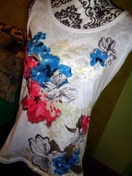 Letní top s květy, l