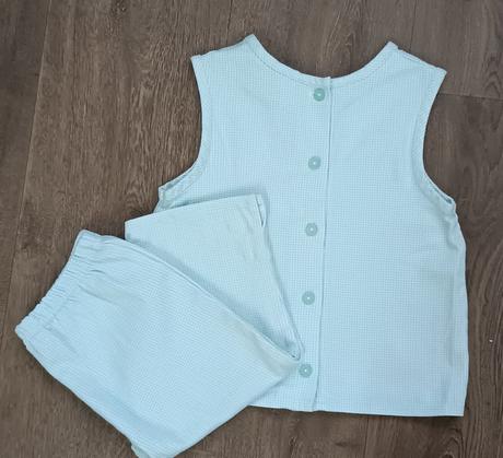 Retro letní souprava-top+kraťasy s výšivkou,v.119, 116