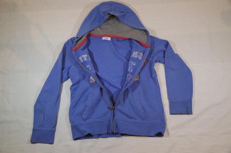 Mikina s kapucí, 152