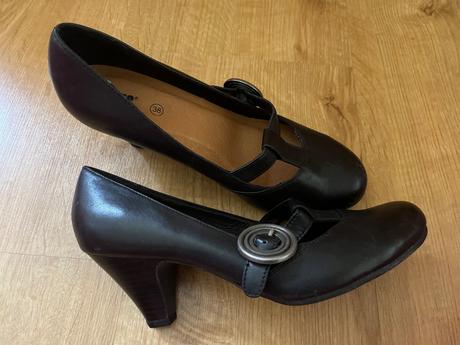 Boty na podpadku roots, 38