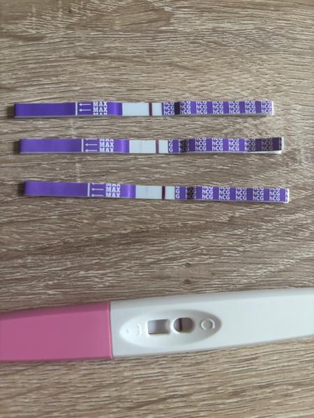 Duch na těhotenském testu. Mám jít na gynekologii?