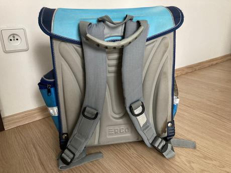 2x aktovka - první stupeň, 