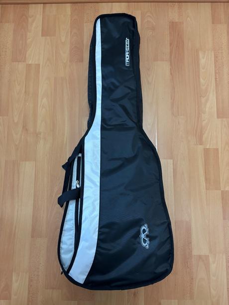 Kytara 4/4 valencia304 s pouzdrem a náhr. strunami,