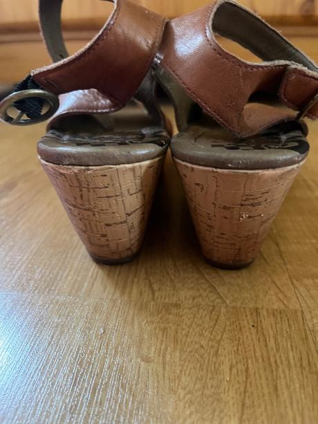 Kožené boty na klínu, 37
