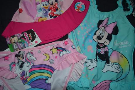 Letní set,2x plavky,klobouk ,na 7-8 let, disney,128 / 134