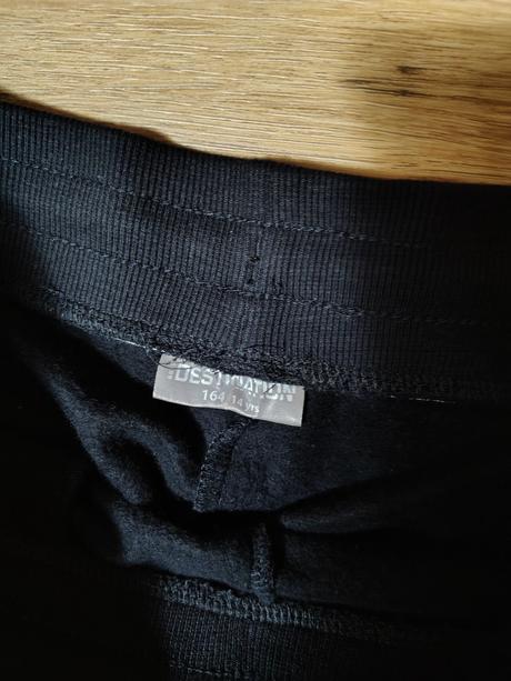 Dětské černé tepláky 164, 164