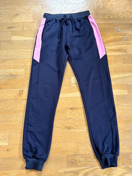 Tepláková souprava, 152