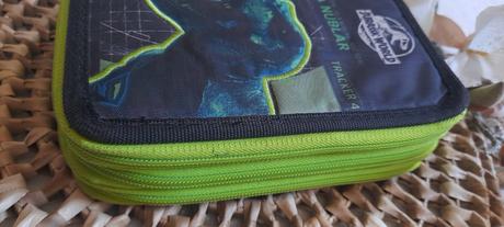 Karton p+p školní penál třípatrový jurassic world,