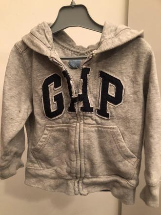 Šedivá mikina s kapucí, 92