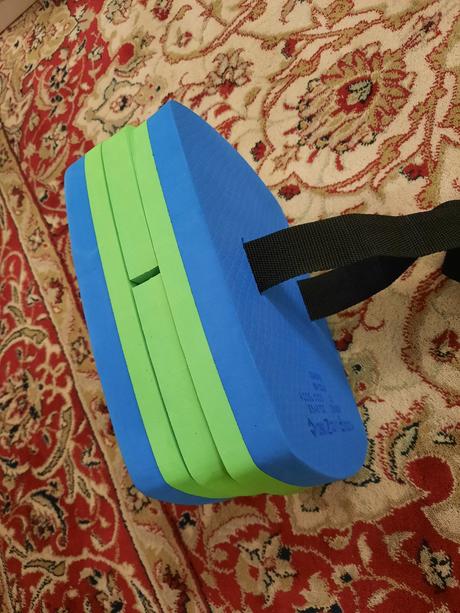 Plavecký pás nabaji,