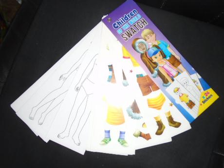 Panenka a oblékání samolepky, 