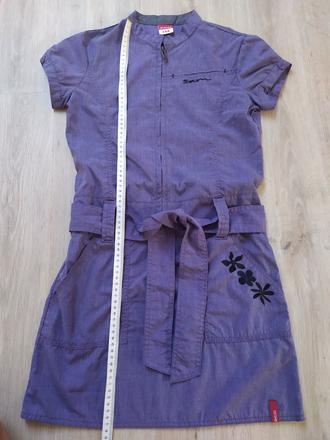 Fialové šaty, s.a.m.,146