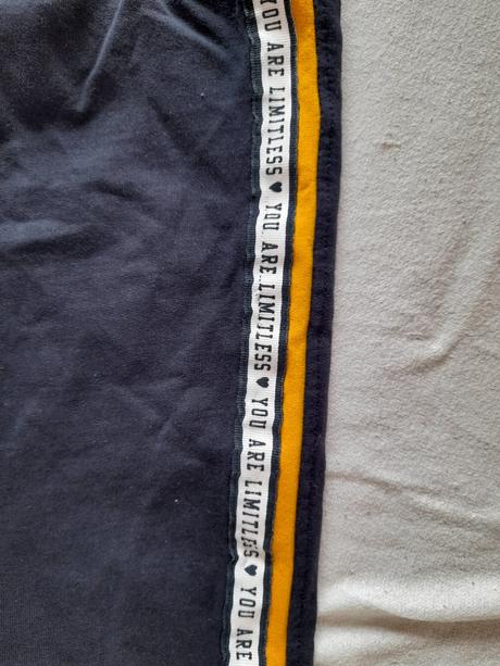 Kalhoty,tepláky s lemem černé, 140