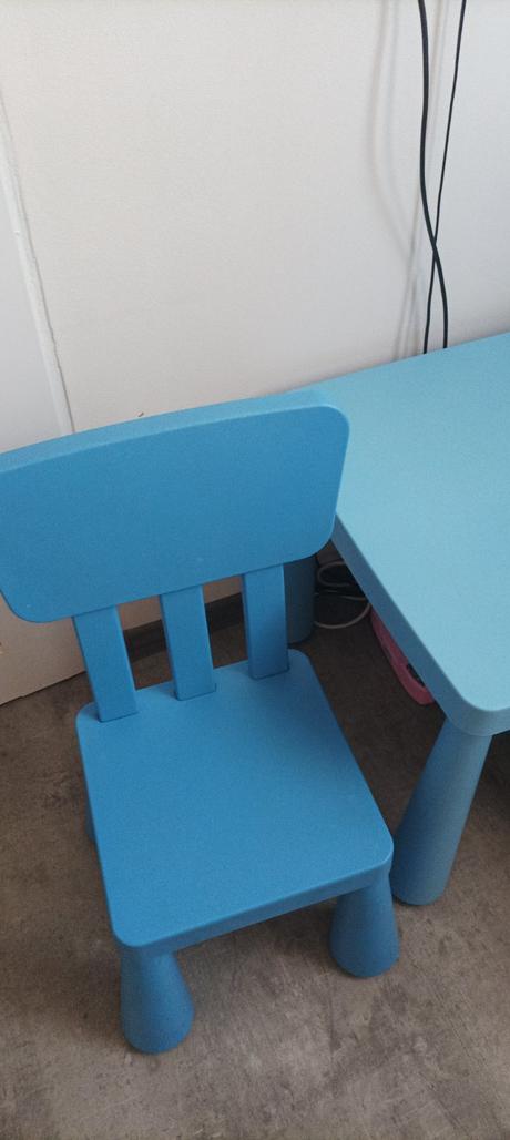 Set stolku a dvou židliček ikea, 