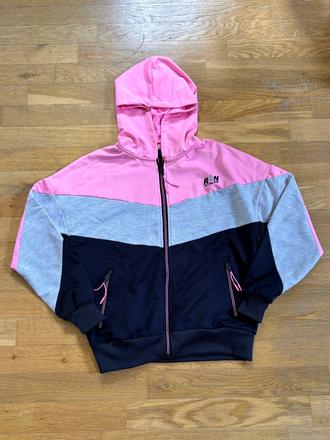 Tepláková souprava, 152