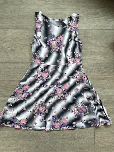 Dívčí pruhované šaty s květinami, vel. 134/140, 134