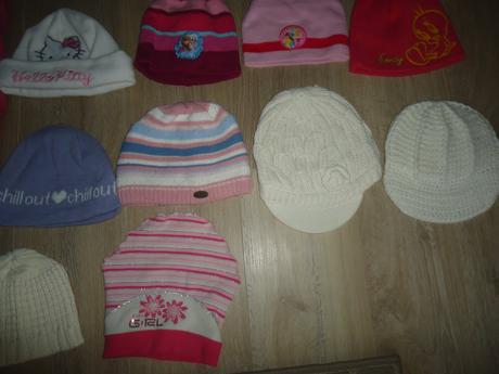 Čepice hello kitty a jiné, 116